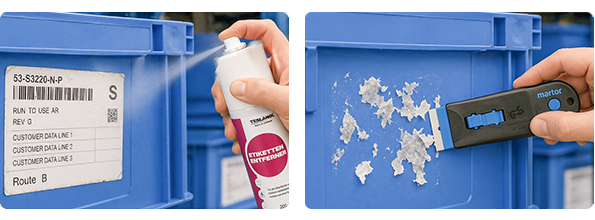 Logistiketikett wird auf einer Kunststoffbox mit einem Spray und Schaber entfernt, passend zum Abschnitt über das rückstandsfreie Entfernen von Logistiketiketten.