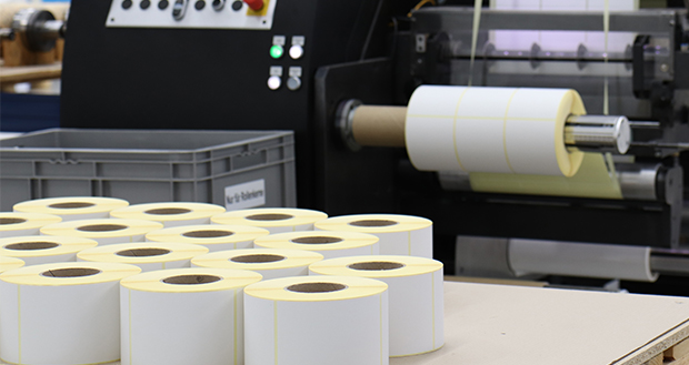 Direct thermal and thermal transfer labels on roll, sheet or fanfold